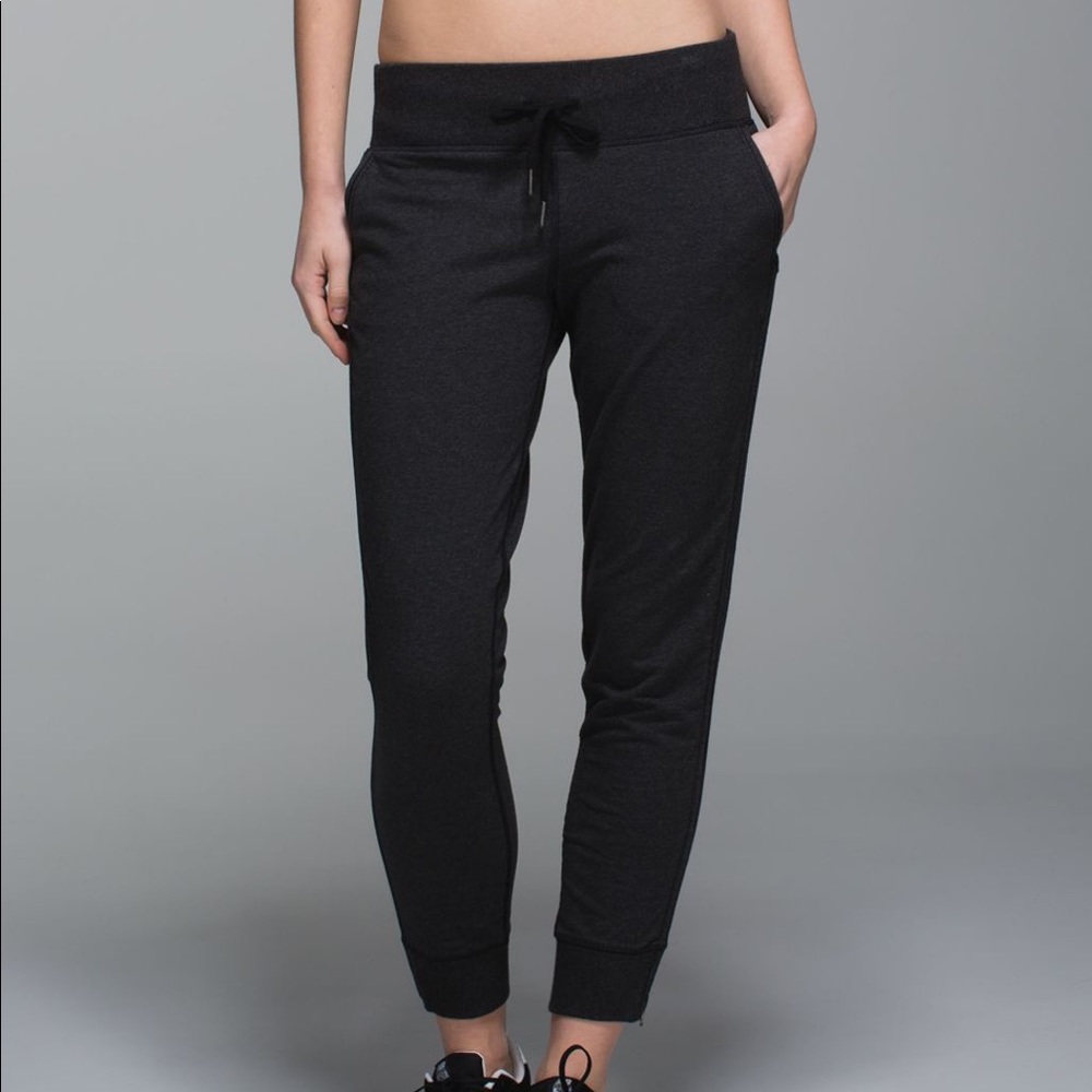 Lululemon no-sweat joggers SZ 4